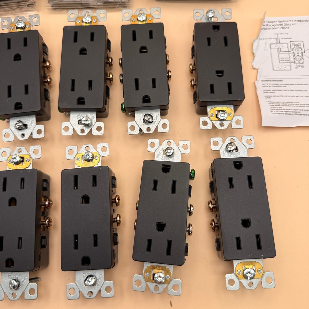 Set of 10 Enerlites Matte Black Decorator Receptacle with Screwless Wall Plate - Picture 11 of 16